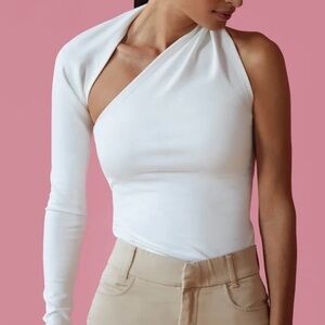 NWT Elegant White One-Shoulder Top